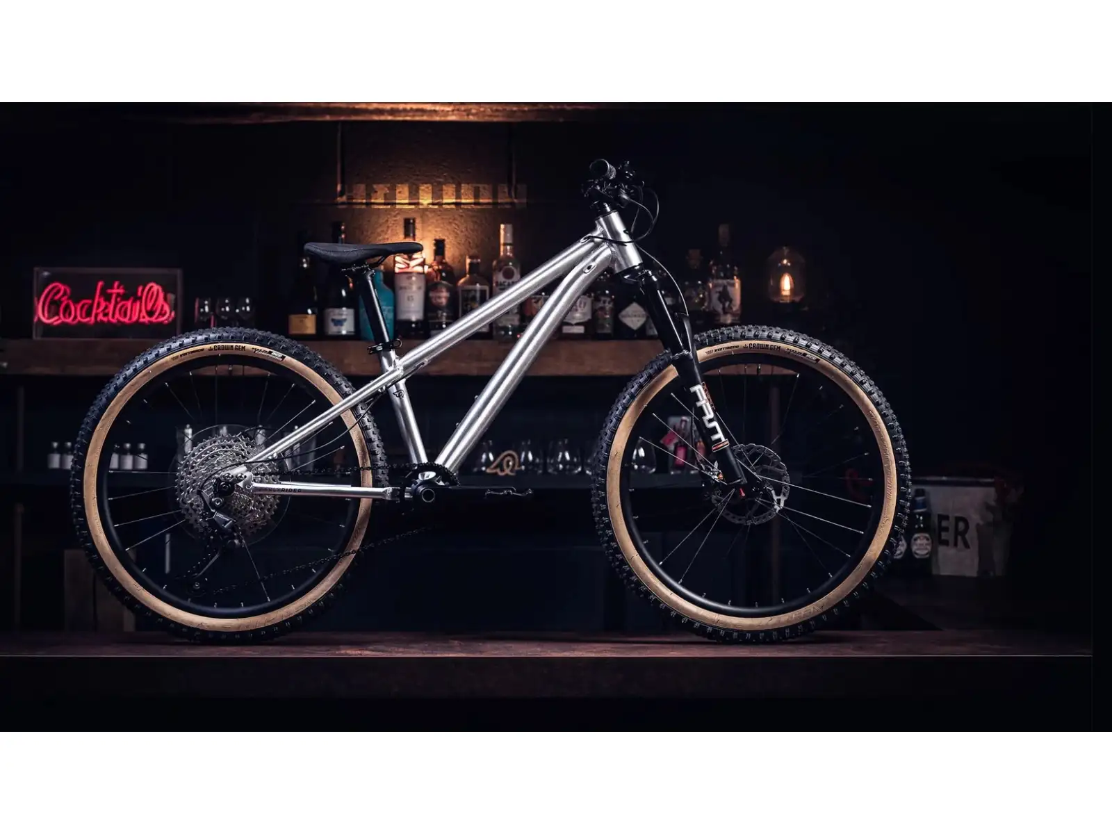 Early Rider Hellion 24 kids bike Brushed Aluminium