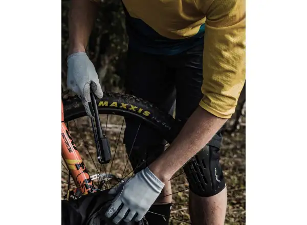 POC VPD System Lite Knee protectors Uranium Black
