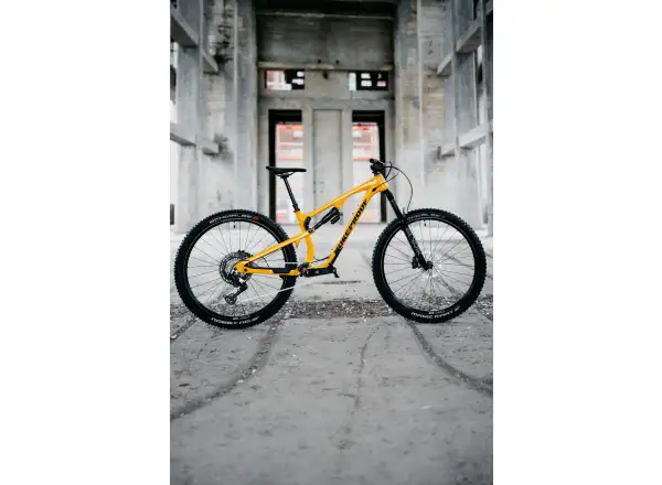 Nukeproof Reactor Alloy Pro 290 Eagle 90 full-suspension bike Yellow
