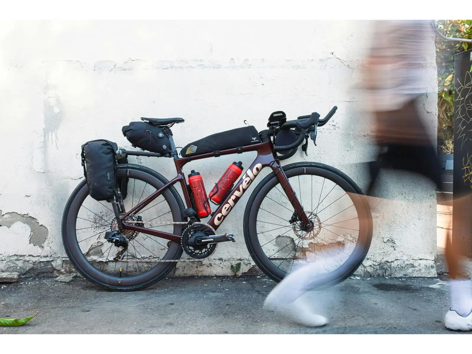 Cervélo Caledonia 5 Red AXS road bike Five Black