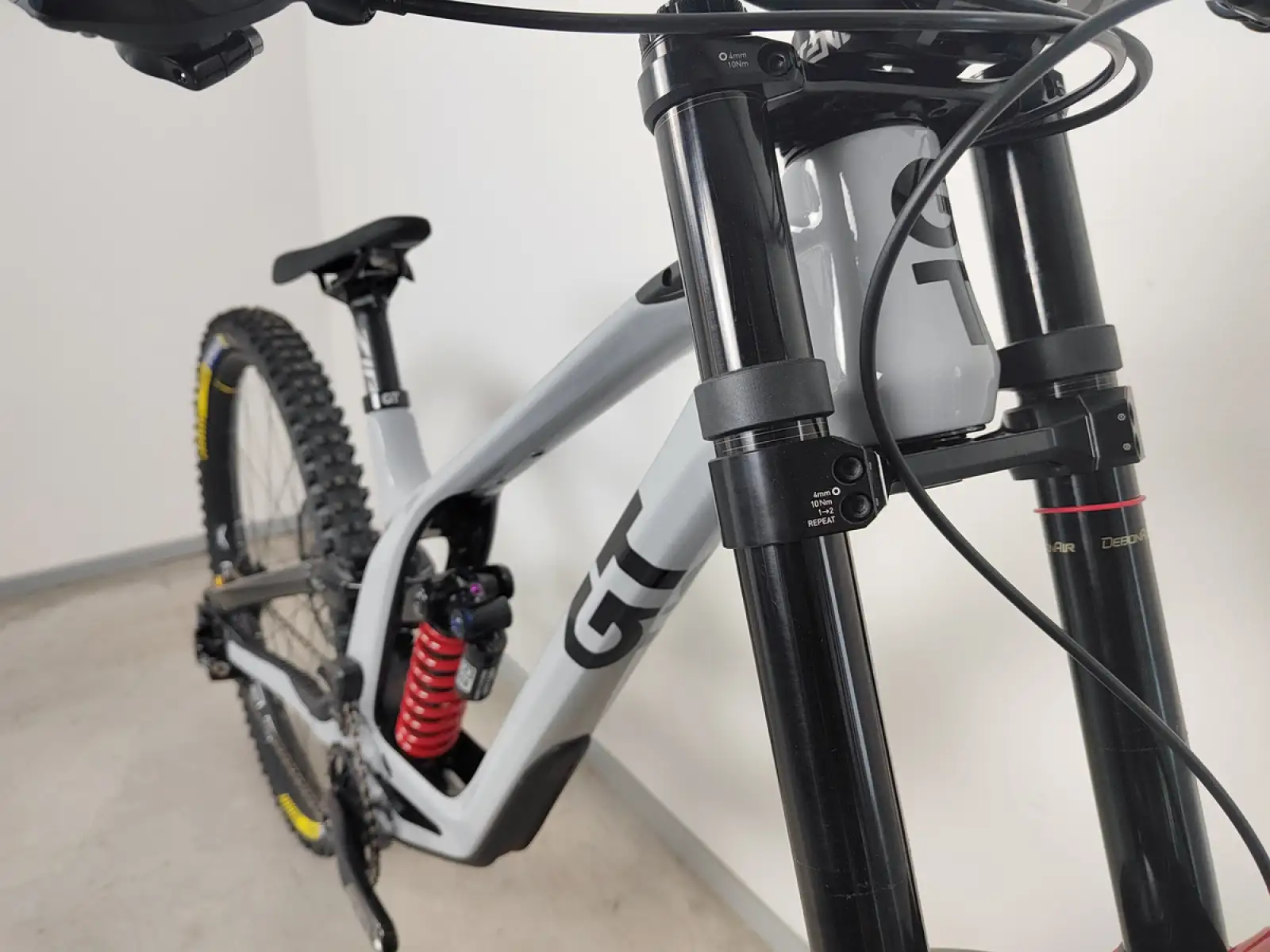 GT Fury Custom downhill bike size M