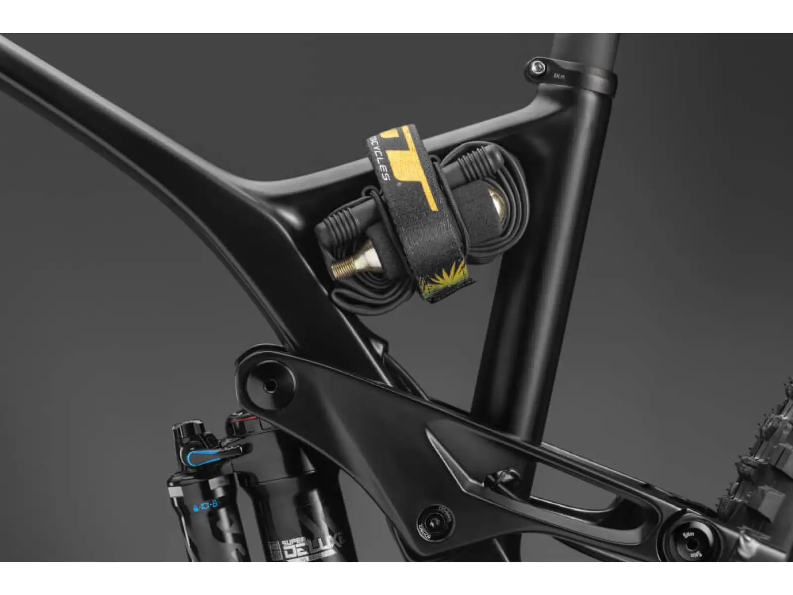 GT Force Carbon Pro DGR mountain bike