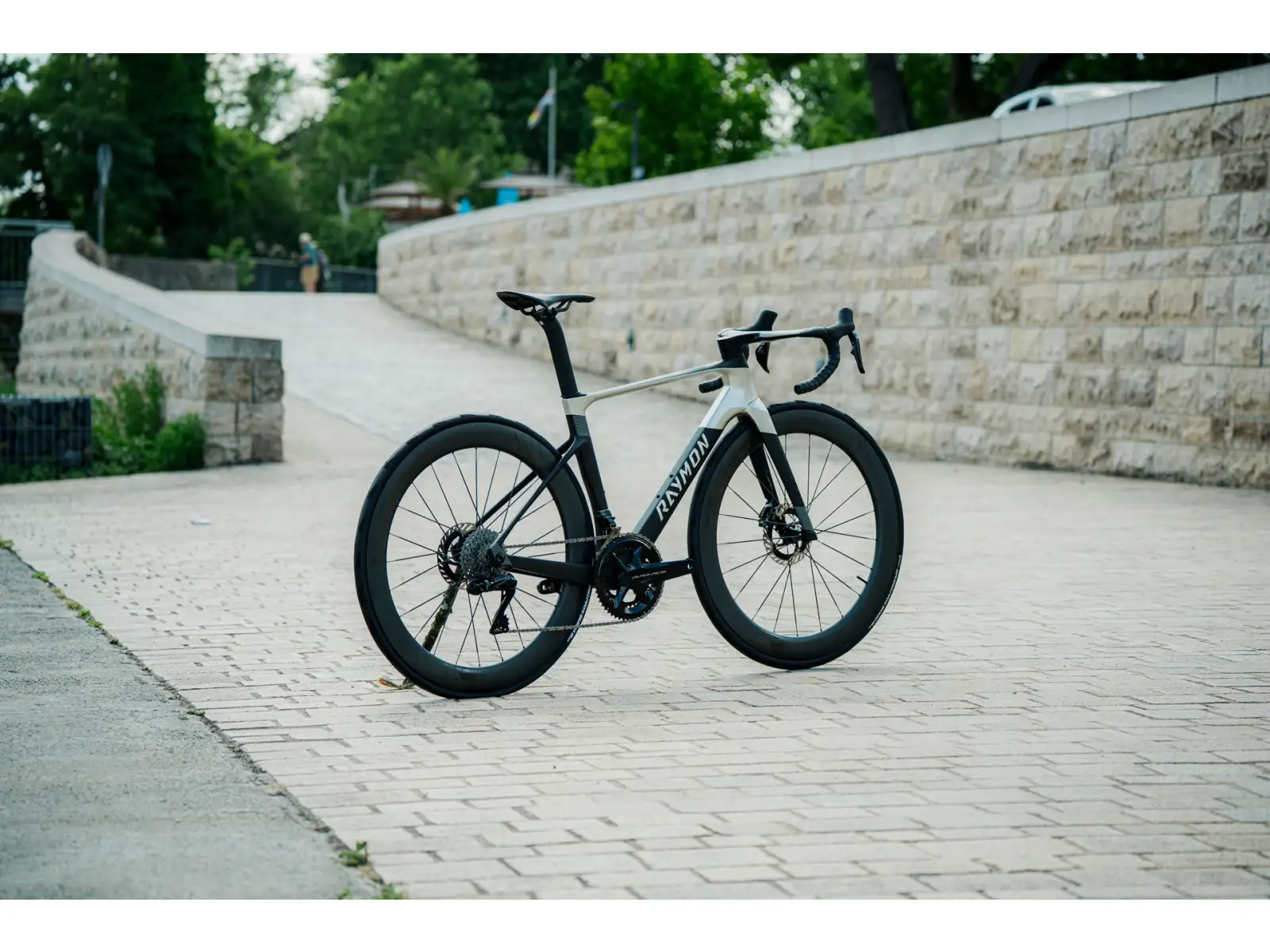 Raymon Arva Ultra 24S Ultegra Di2 road bike carbon stealth