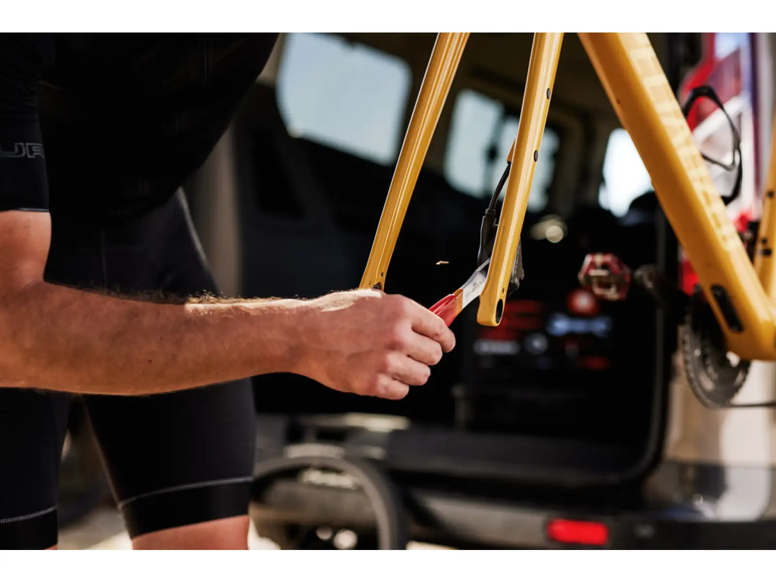 Unior tool 2in1 for disc brake service