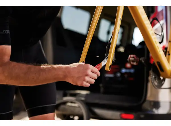 Unior tool 2in1 for disc brake service