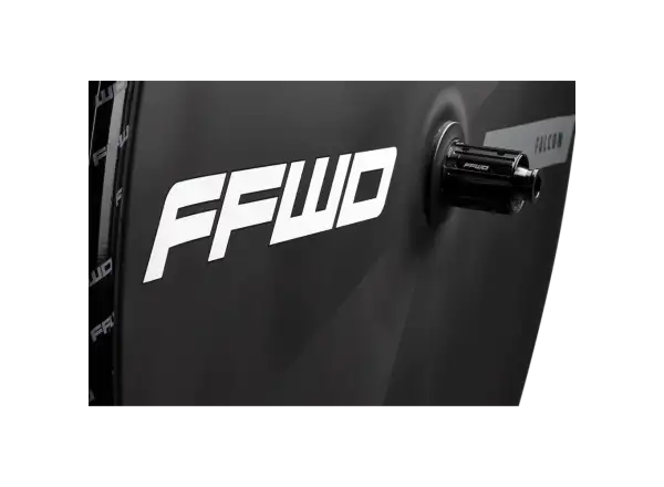 FFWD Falcon road disc for disc brakes including tire