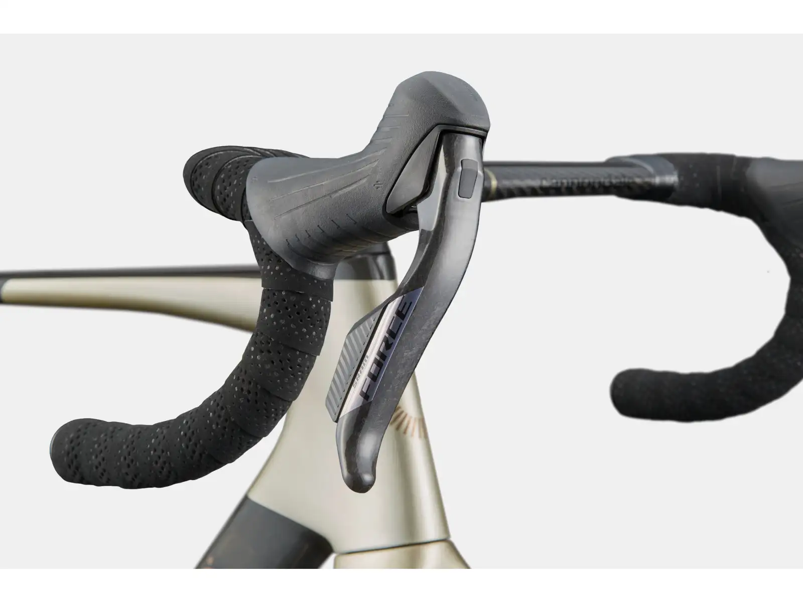 Cannondale SuperSix Evo 1 road bike Platinum PLT