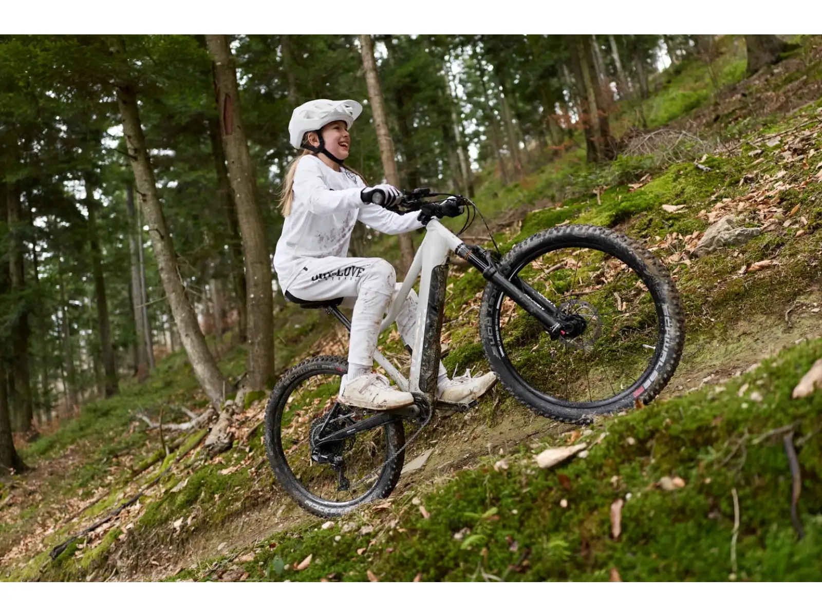 Woom UP 6 Limited kids' e-bike Cirrus Cloud