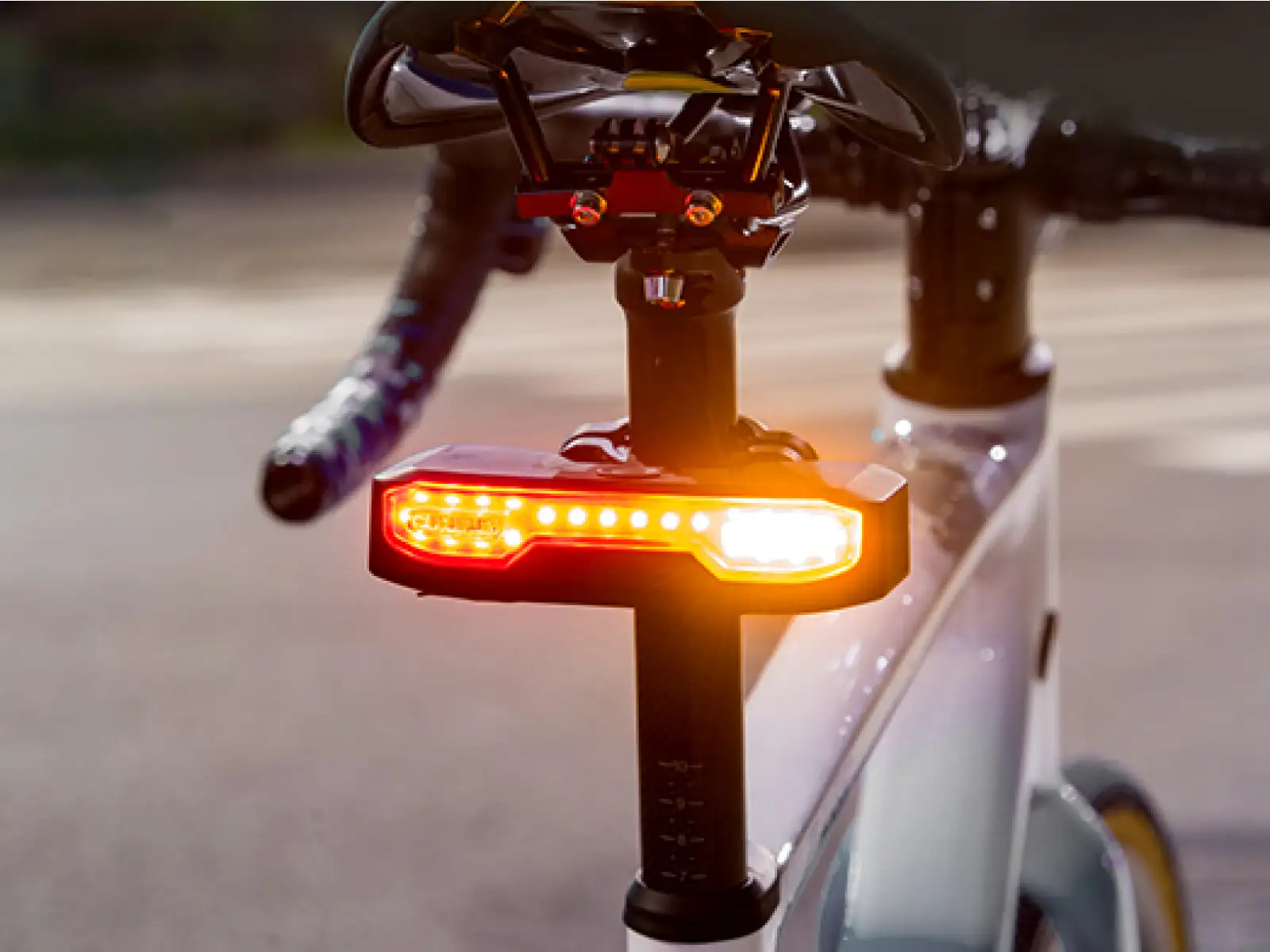 Ravemen NT101 rear light with turn signals