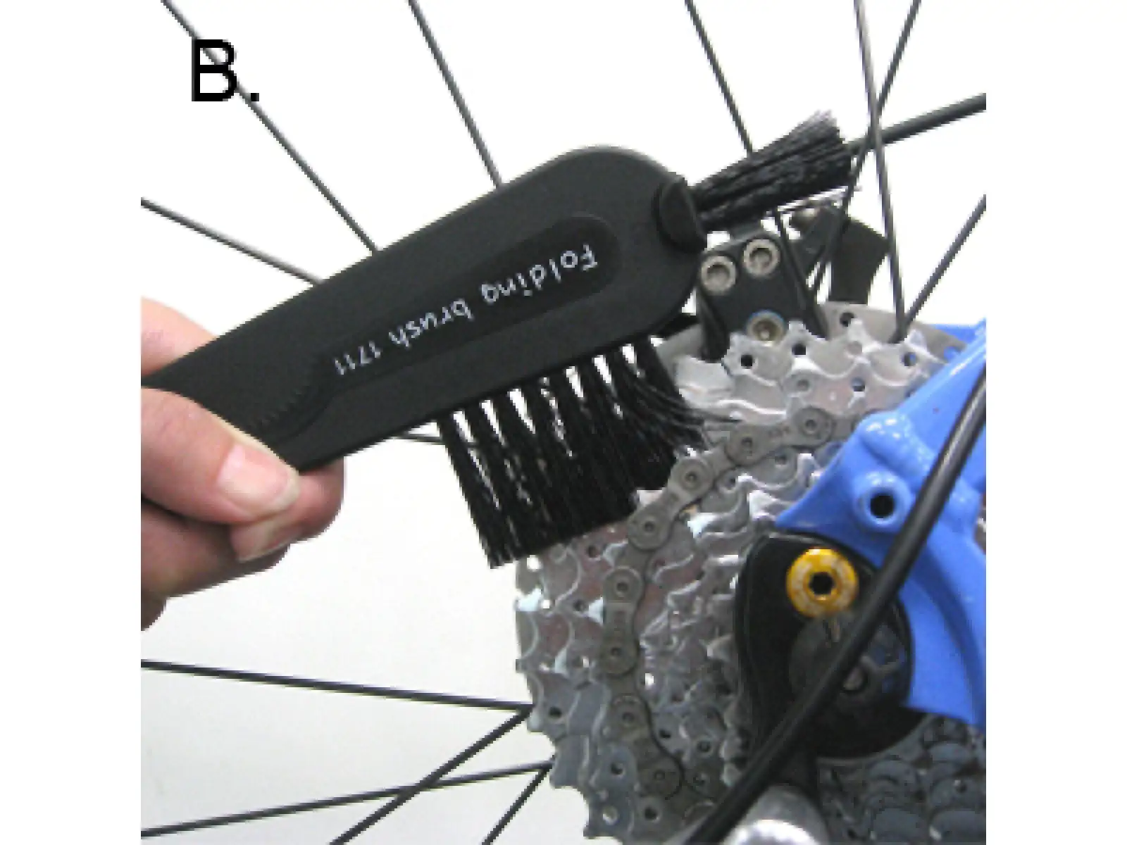 Super B TB-32800 chain cleaner with brush