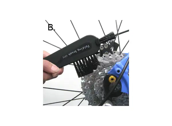 Super B TB-32800 chain cleaner with brush