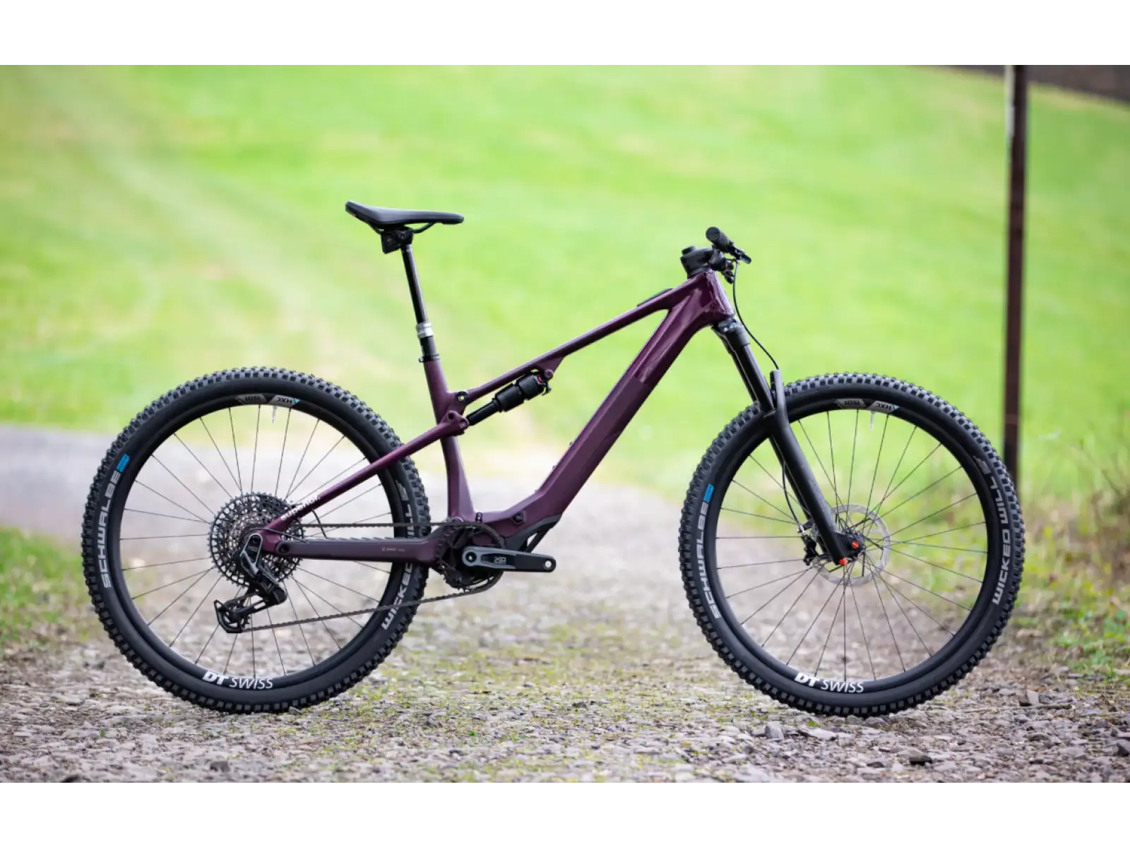Superior iXF 9.8 mountain e-bike matte berry carbon