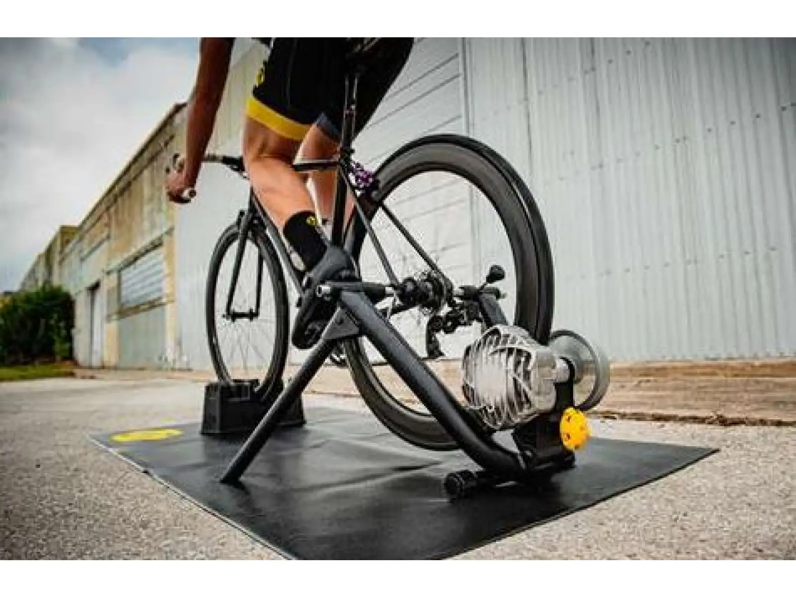 Saris Fluid2 trainer