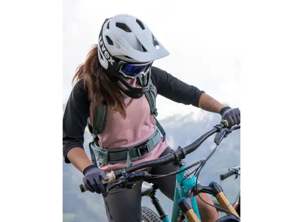 Uvex Revolt helmet Cloud/Black