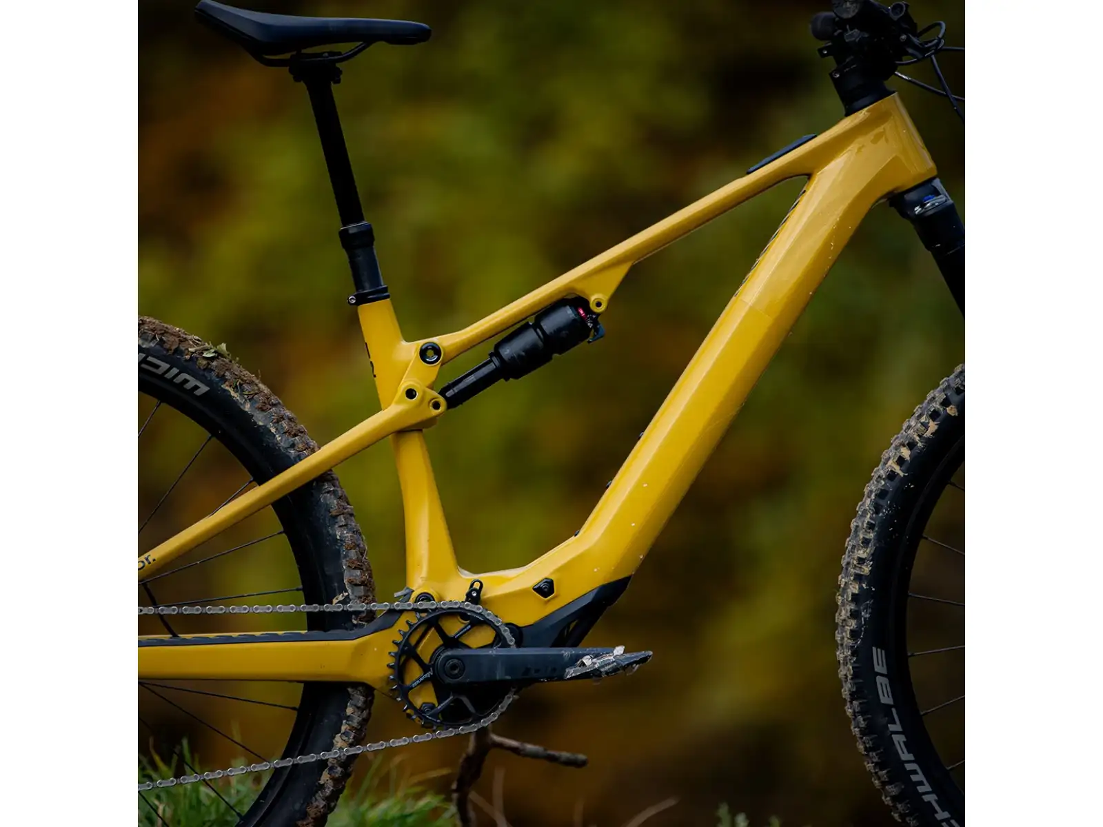 Superior iXF 9.2 full-suspension e-bike Matte Mustard