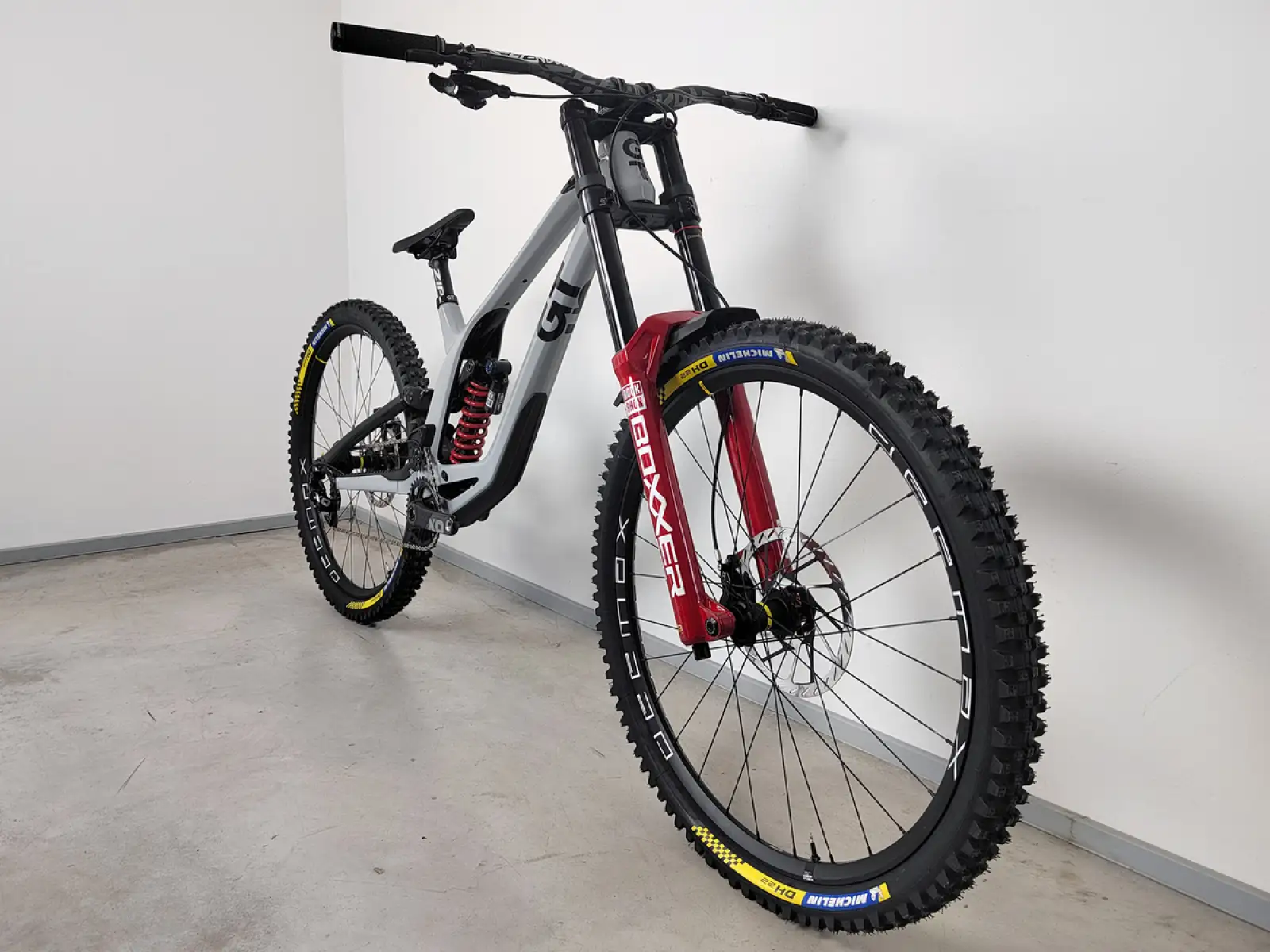 GT Fury Custom downhill bike size M