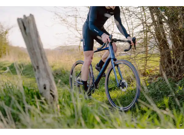 Isaac Kaon 105 Di2 2x12 gravel bike Saphire Blue