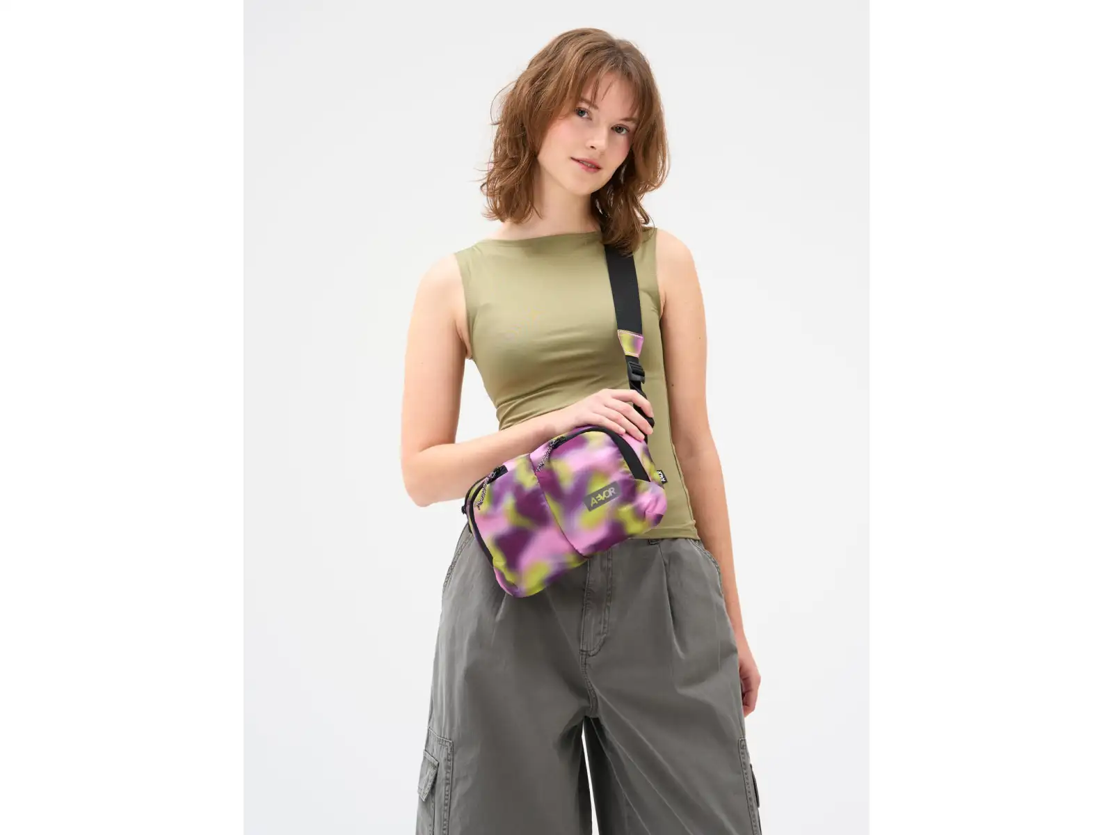 Aevor Sacoche shoulder bag 4 l Ripstop Psychedelic Slush