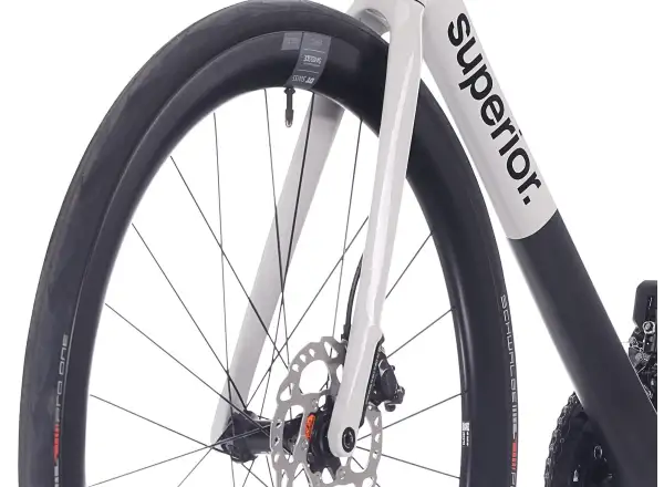 Superior RR 9.6 road bike Matte Carbon / White