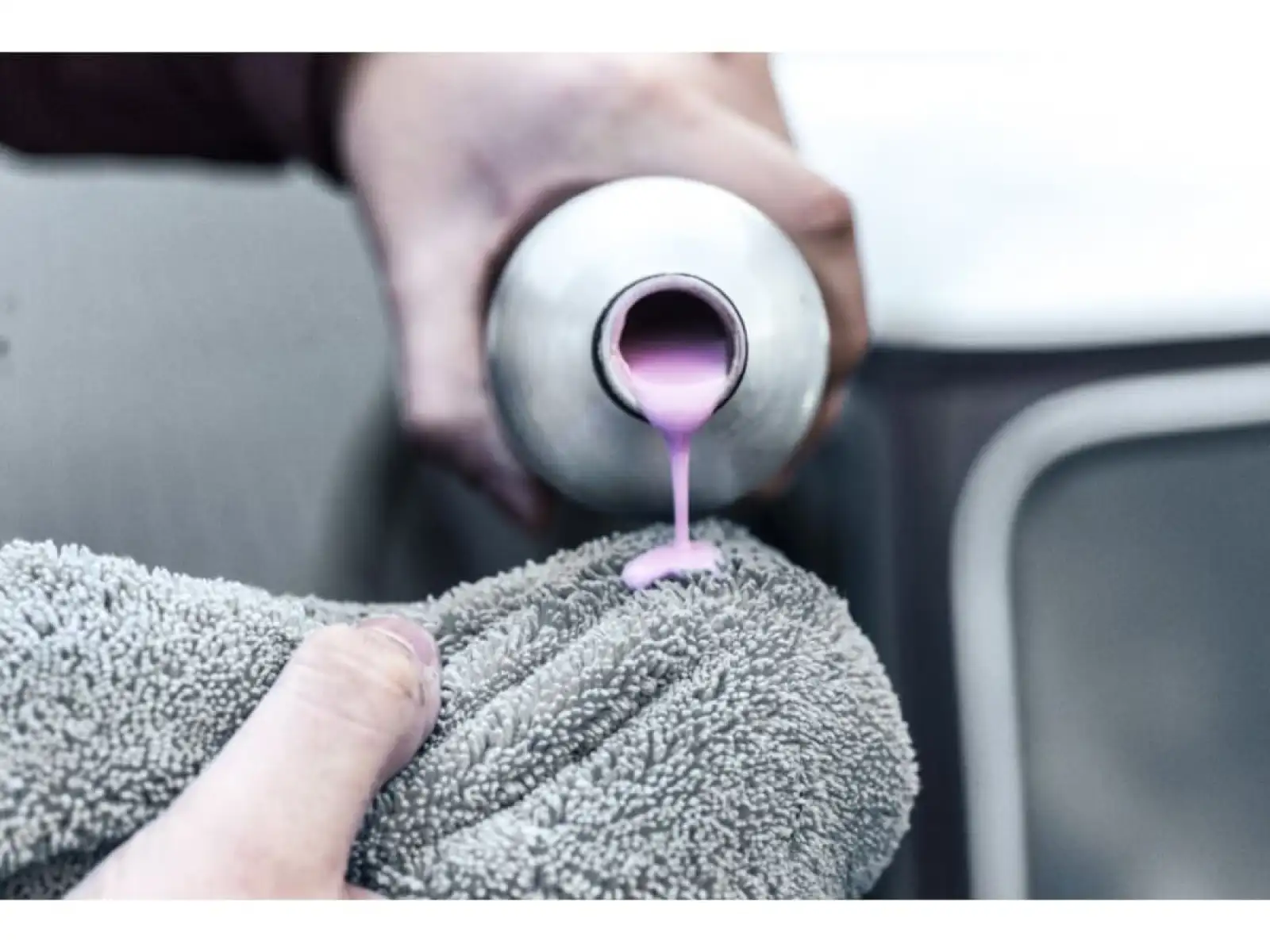 Muc-Off Microfibre Polishing Cloth 24x24 cm grey