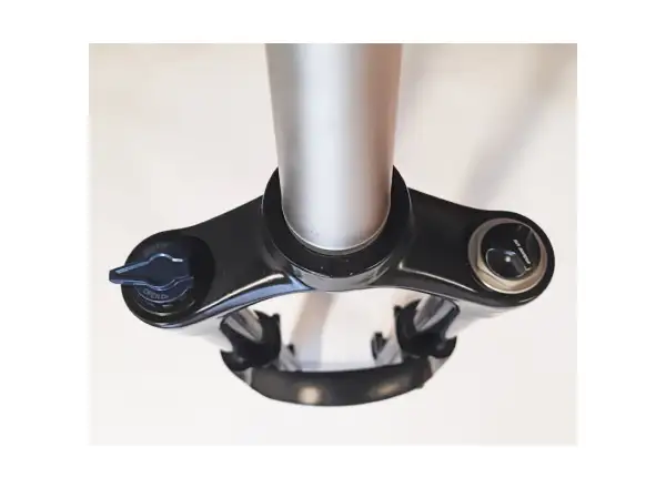 SR Suntour XCR 34 Air LO-R 140 mm 27.5" Boost suspension fork black
