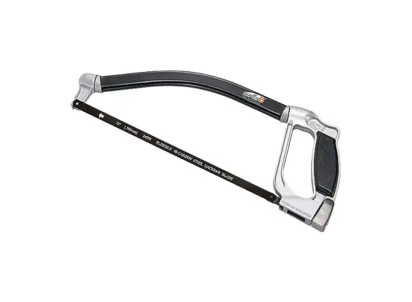 Super B TB-1161 hand saw on metal