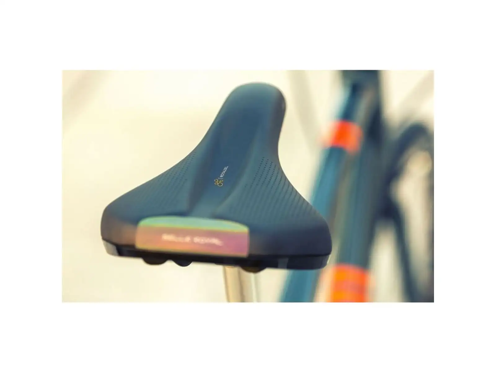 Selle Royal Vivo Athletic saddle black