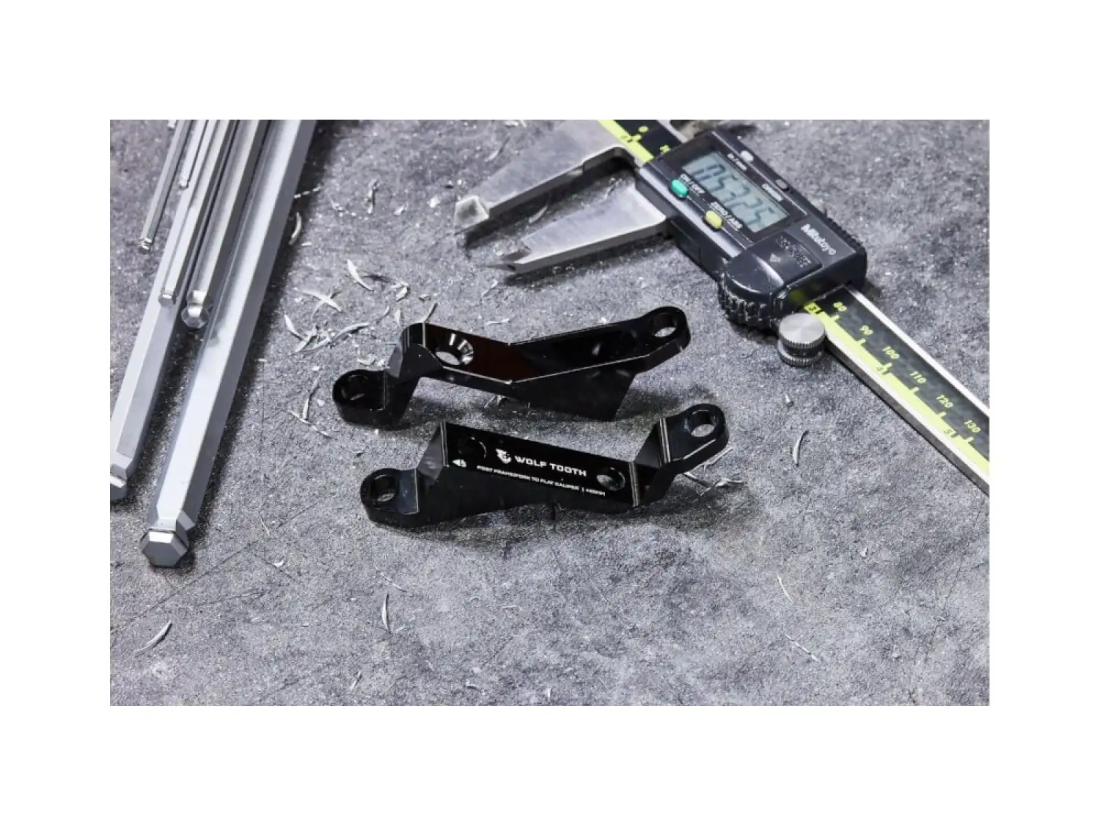 Wolf Tooth adapter for calipers Flat Mount to Post Mount