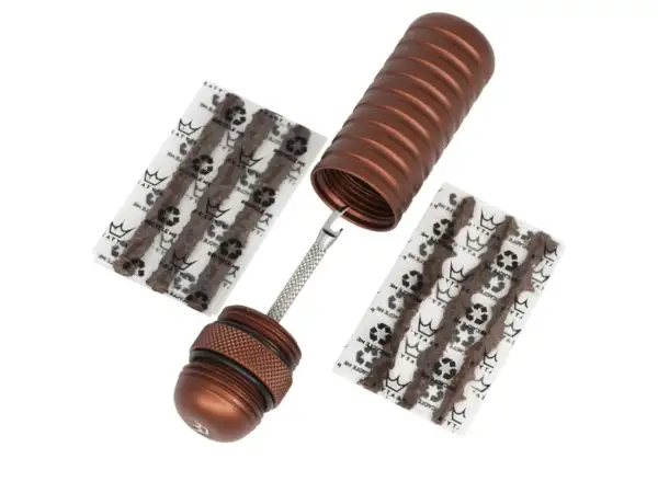 Peatys Holeshot tubeless tire repair kit Red