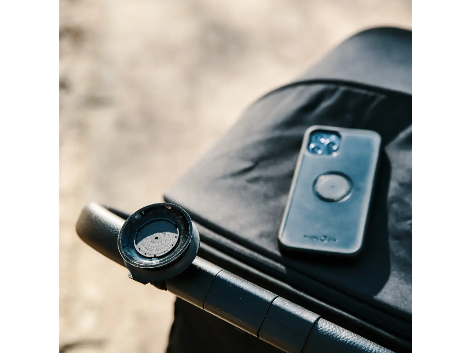 Fidlock Vacuum magnetic holder with tightening strap for handlebars
