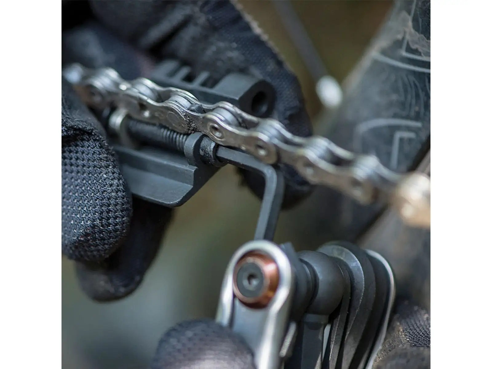 Blackburn Tradesman multi-tool 18 functions