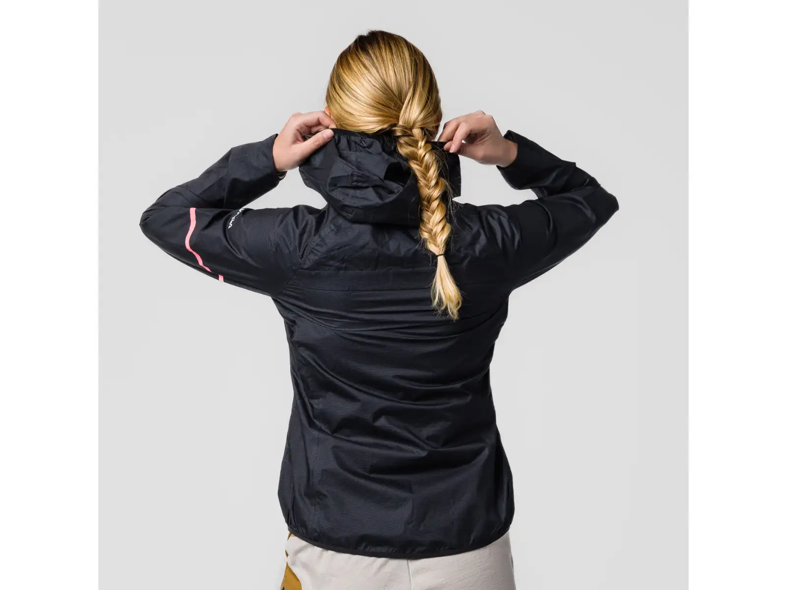 Salewa Vento PTX 2.5 L women's jacket Black Out
