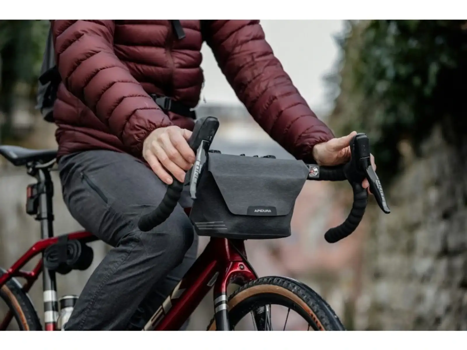 Apidura City handlebar bag 2 l dark grey