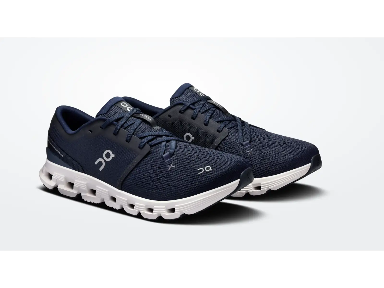 On Cloud X 4 men's running shoes Ink/Ivory