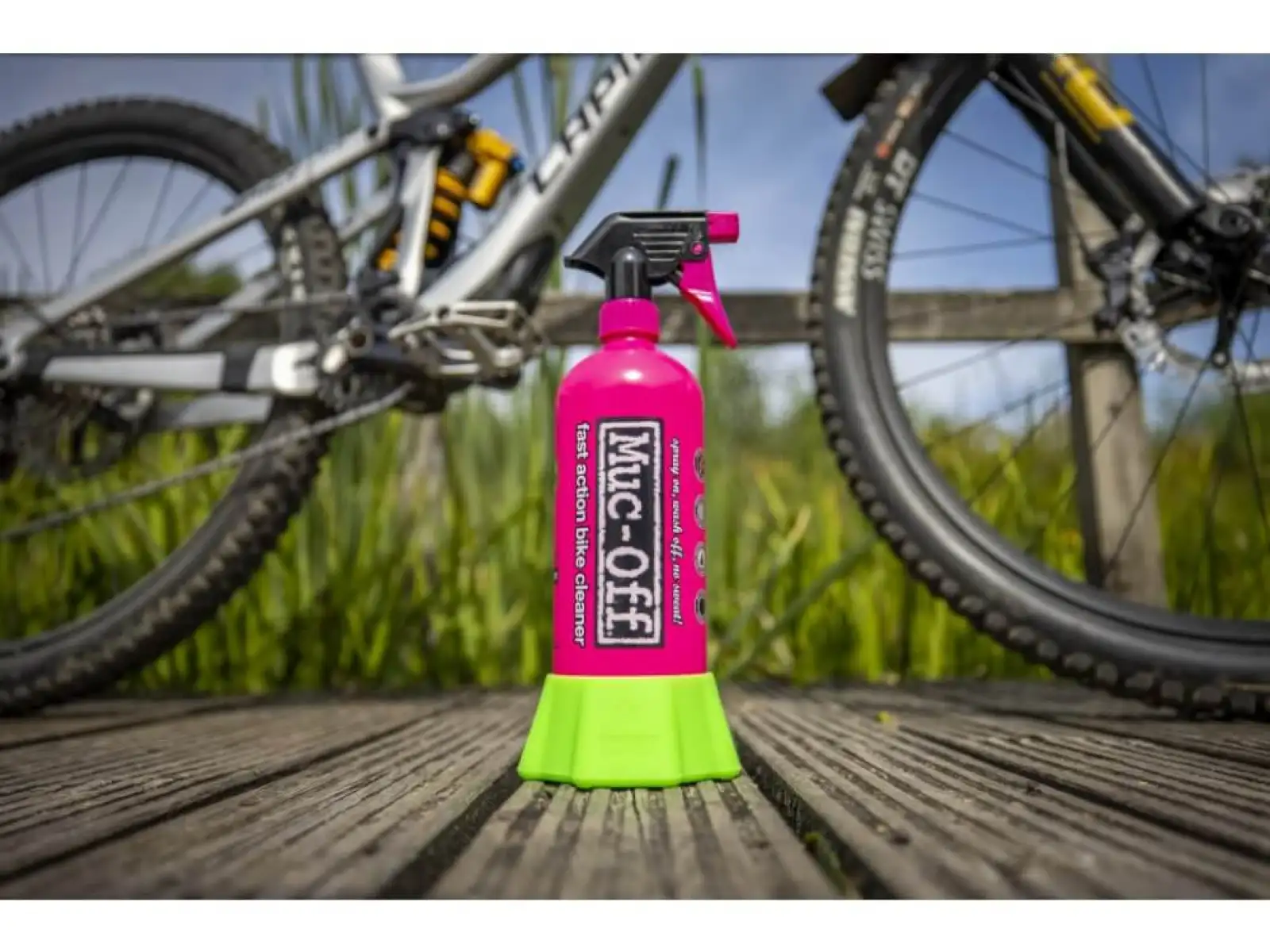 Muc Off Bottle for Life + Punk Powder bike cleaning bottle and powder set