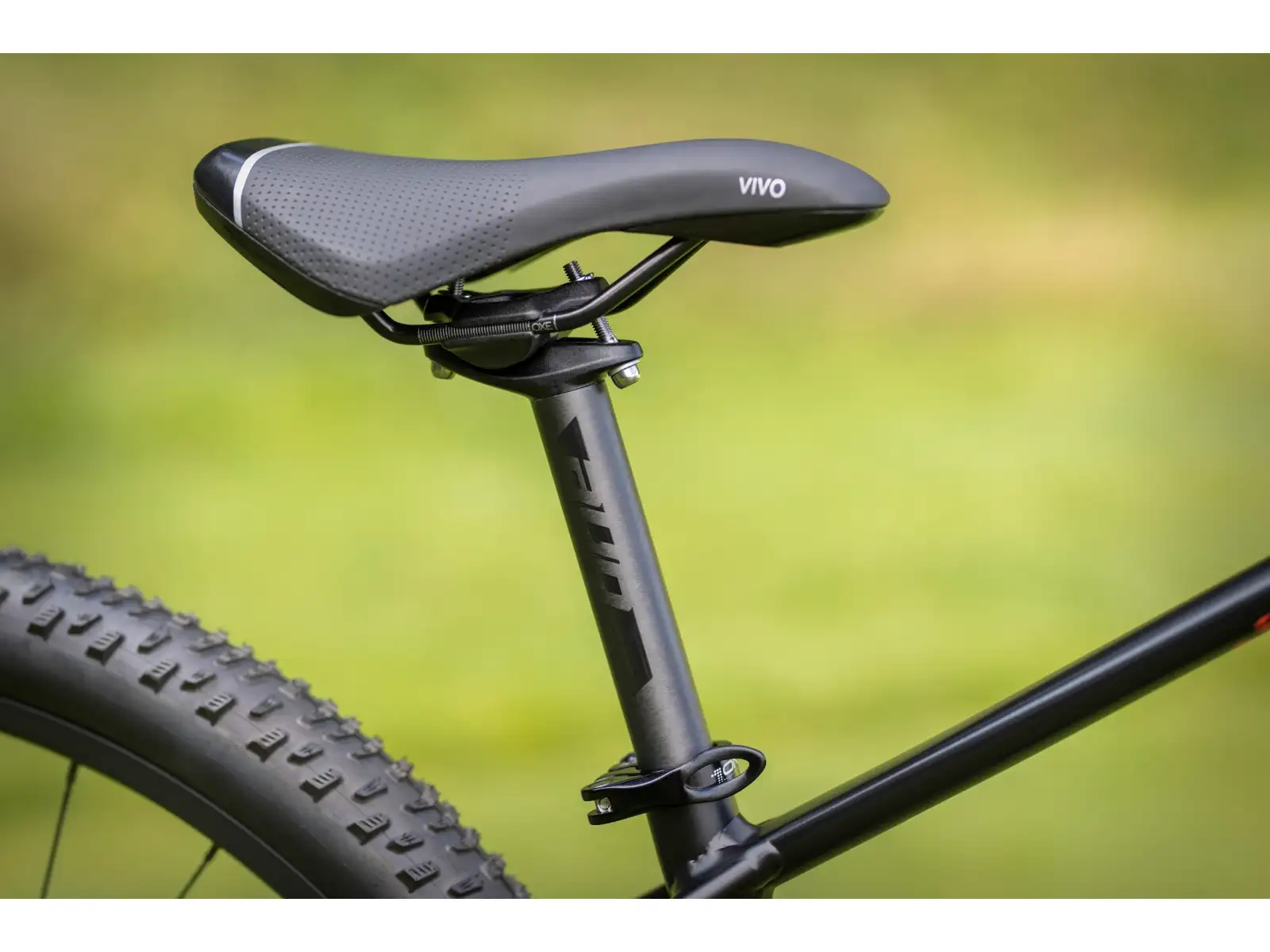 Superior Team 27 Issue Matte Black/Hologram Chrome/Team Red children's bike