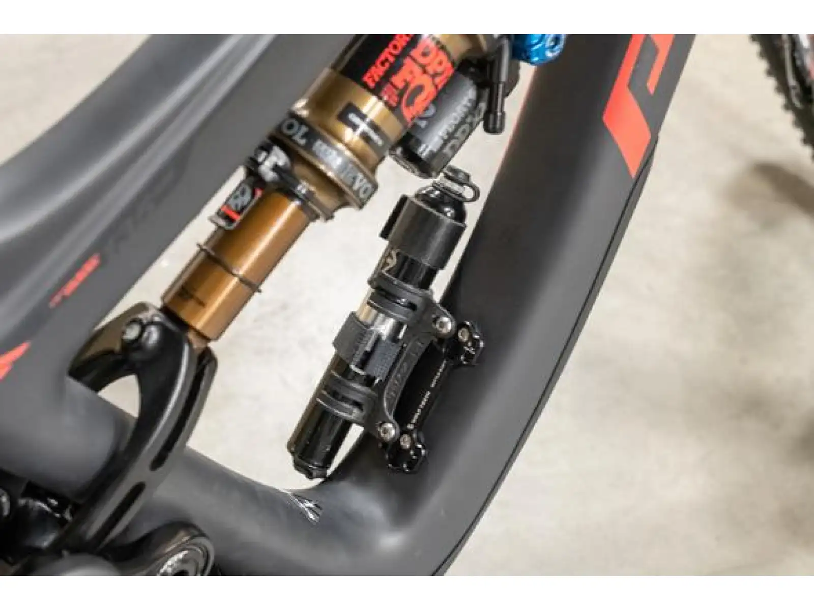 Wolf Tooth B-RAD sliding rail