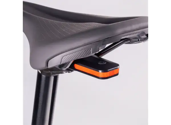 Ravemen CL01 rear light
