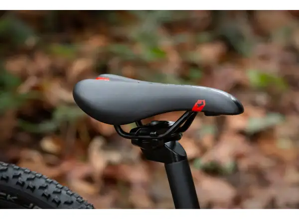 Superior Team 20 Matte Black/Hologram Chrome/Team Red children's bike