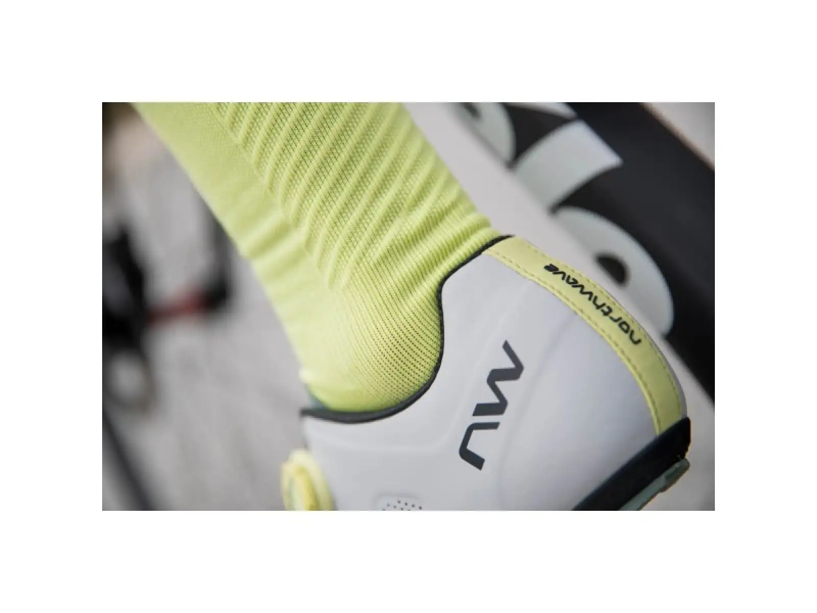 Northwave Revolution men's road cycling shoes Light Grey/Sage
