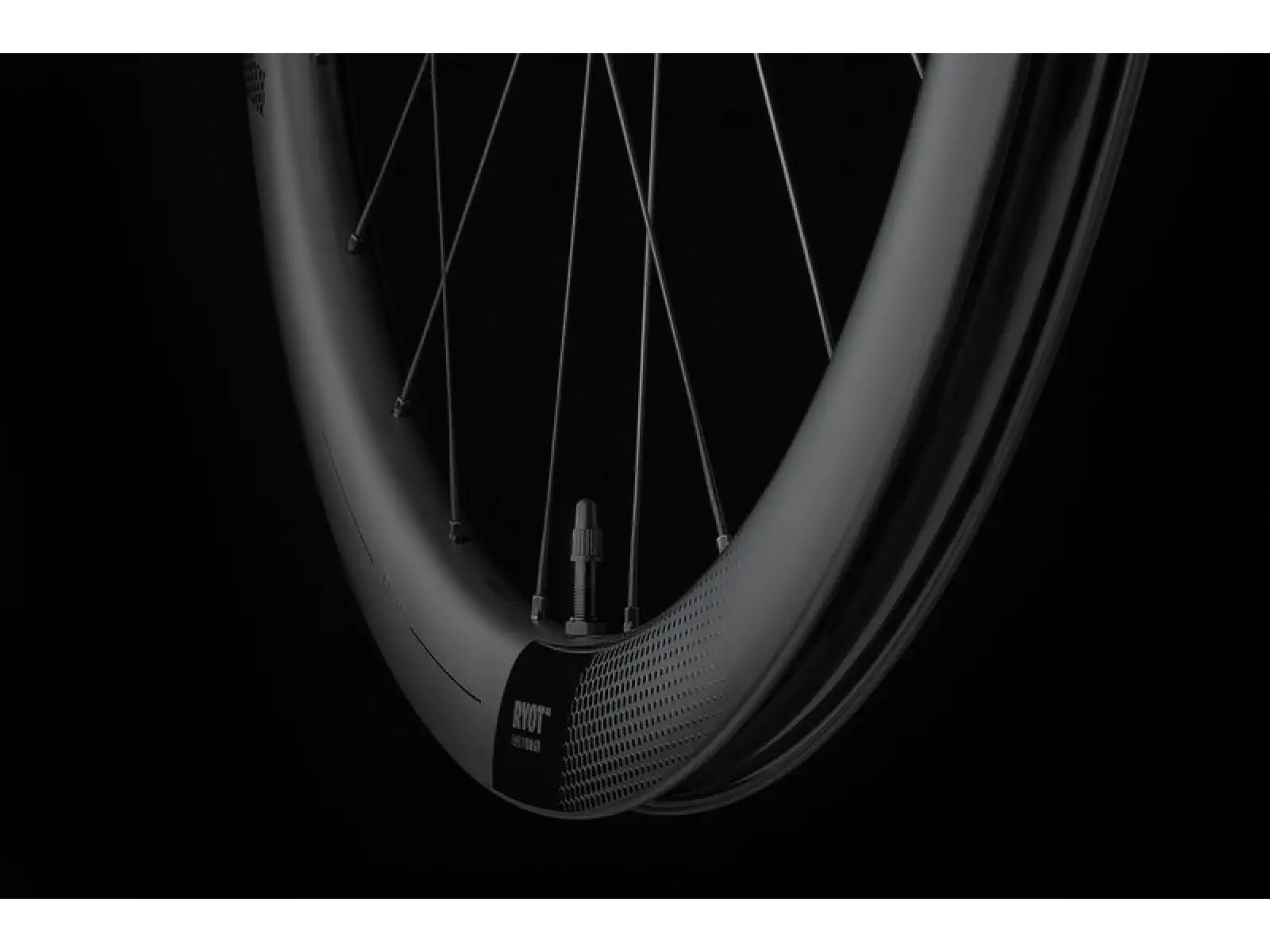 FFWD RYOT44 FFWD 2:1 road carbon wheels MattBlack clincher, XDR freehub
