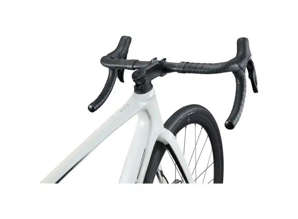 Giant Defy Advanced Pro 1 road bike Unicorn White