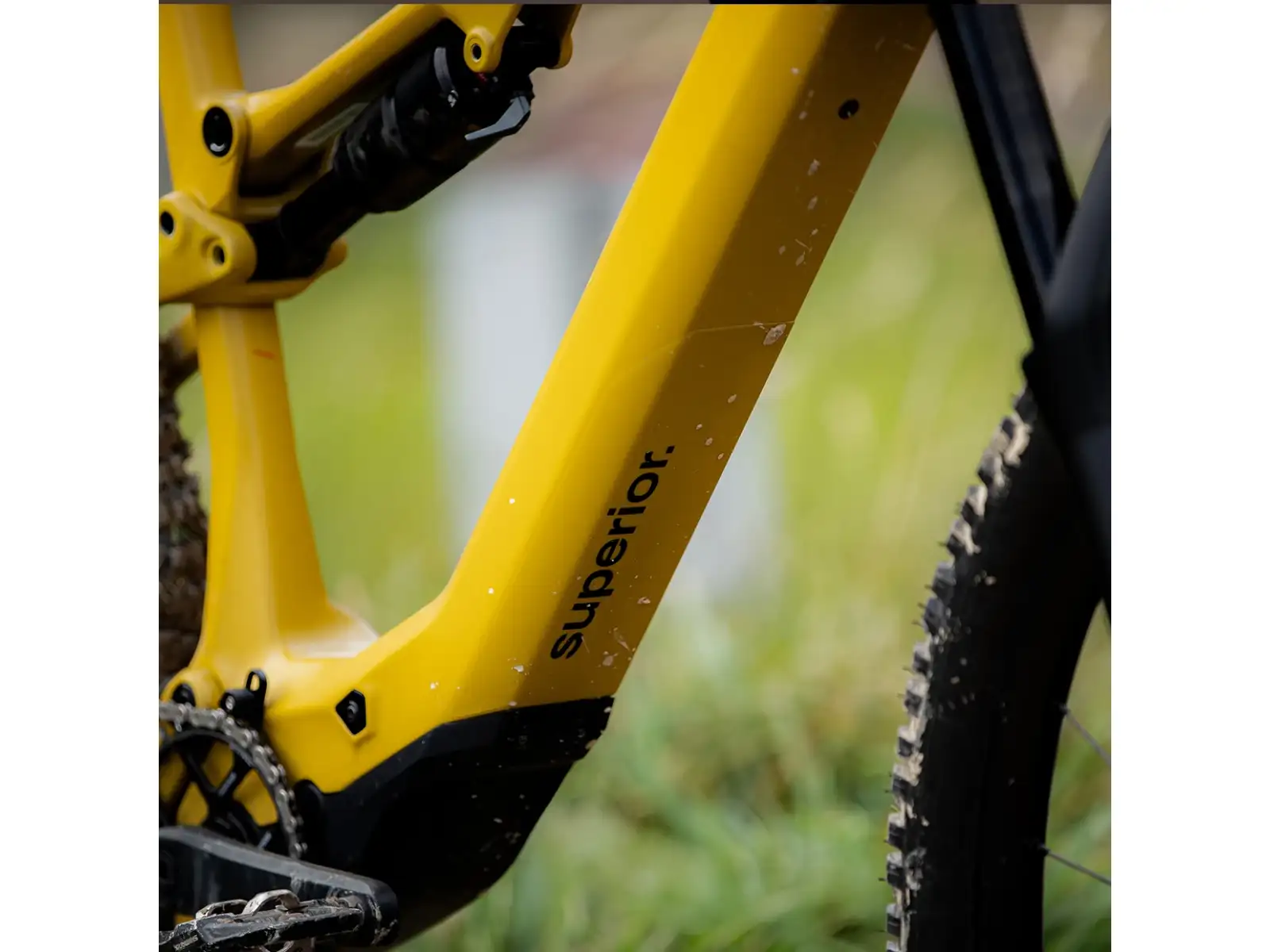 Superior iXF 9.2 full-suspension e-bike Matte Mustard
