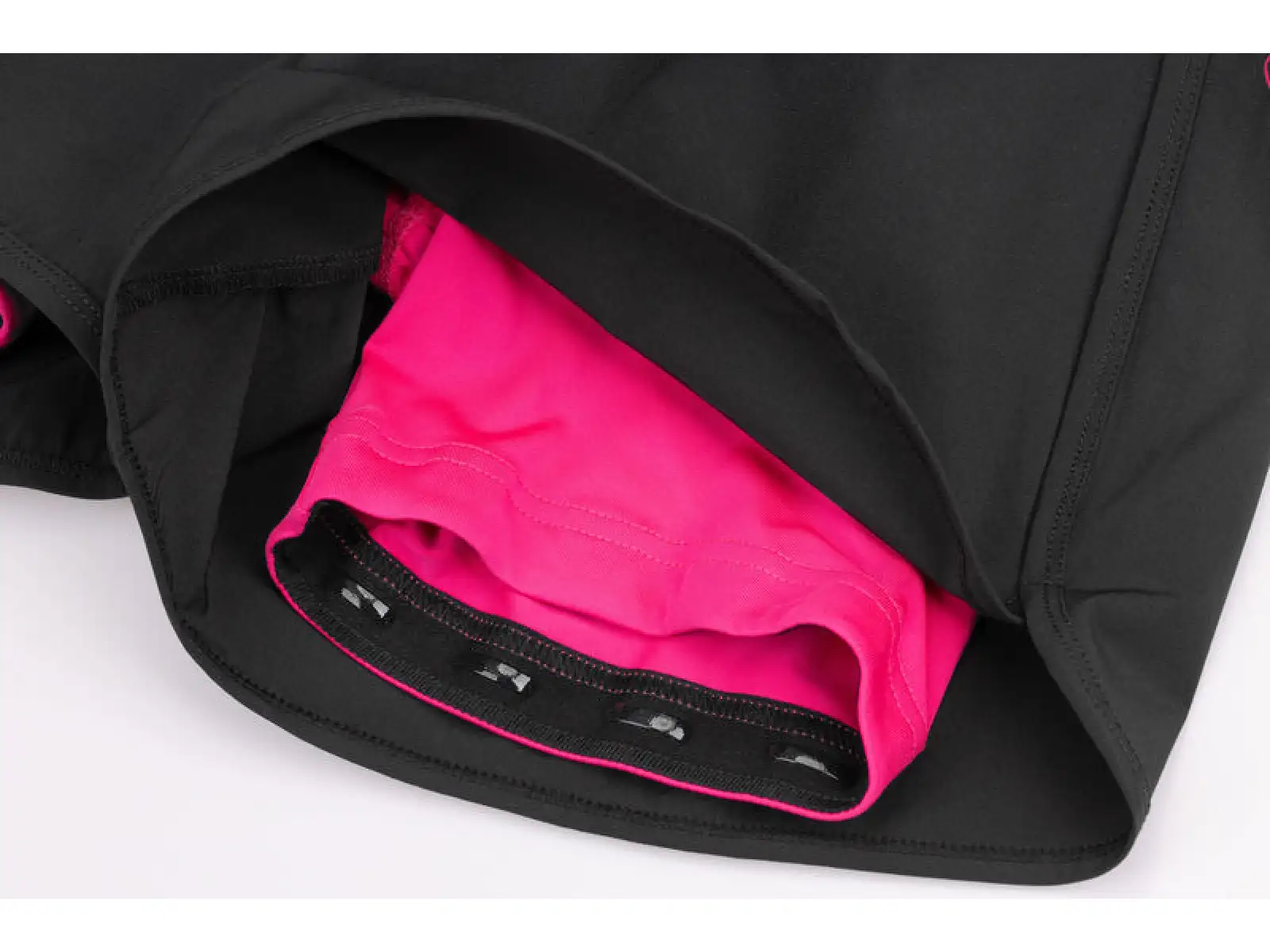 Etape Claudia women's loose shorts black/pink