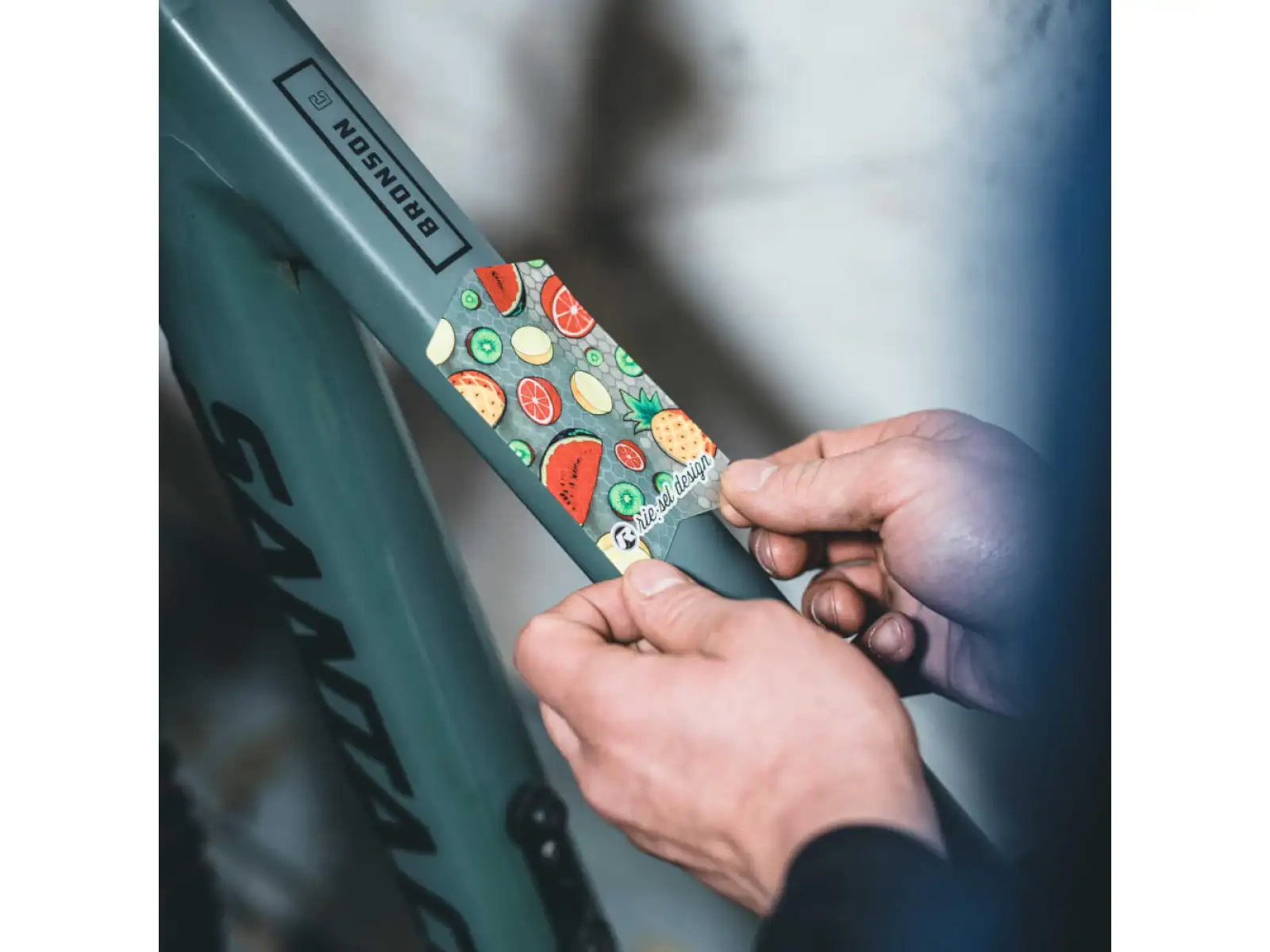 Rie:sel Design Tape 3000 frame film fruit