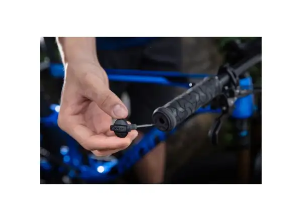 Giant Clutch Bar End Storage tubeless tire repair kit