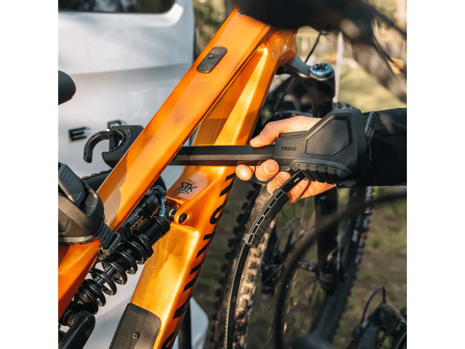 Thule VeloSpace 3 carrier for 3 bikes for tow hitch