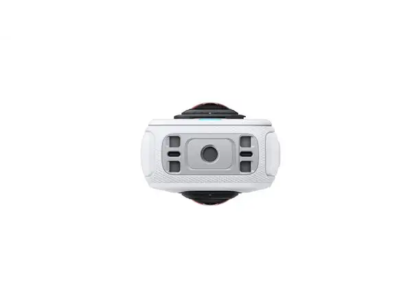 Insta360 X4 Air camera Starter Bundle white