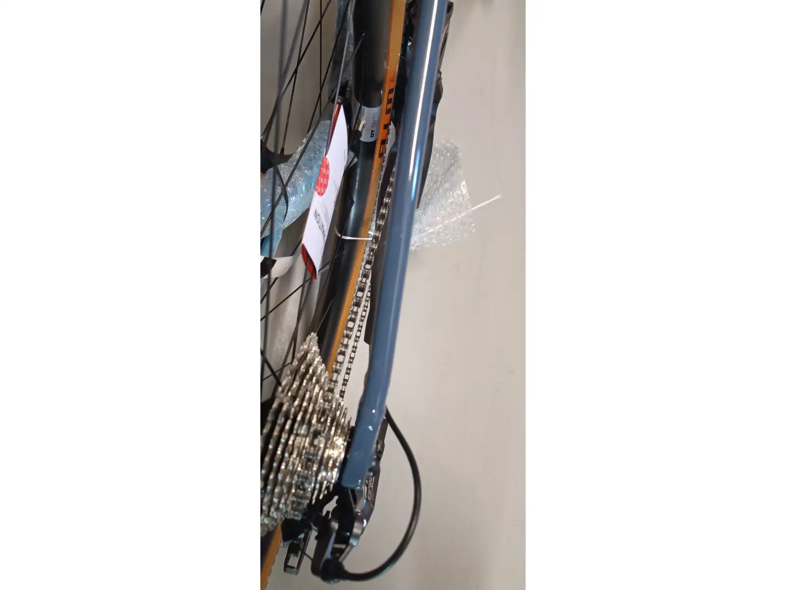 Focus Atlas 6.8 gravel bike Stoneblue SAMPLE