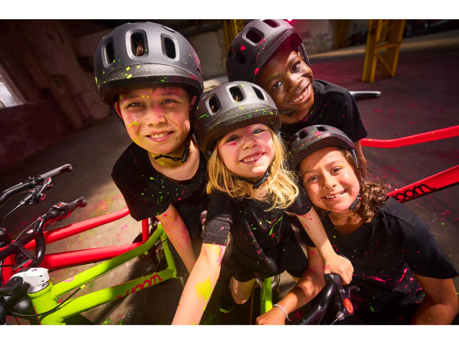 Woom GO 2 kids bike neon lime
